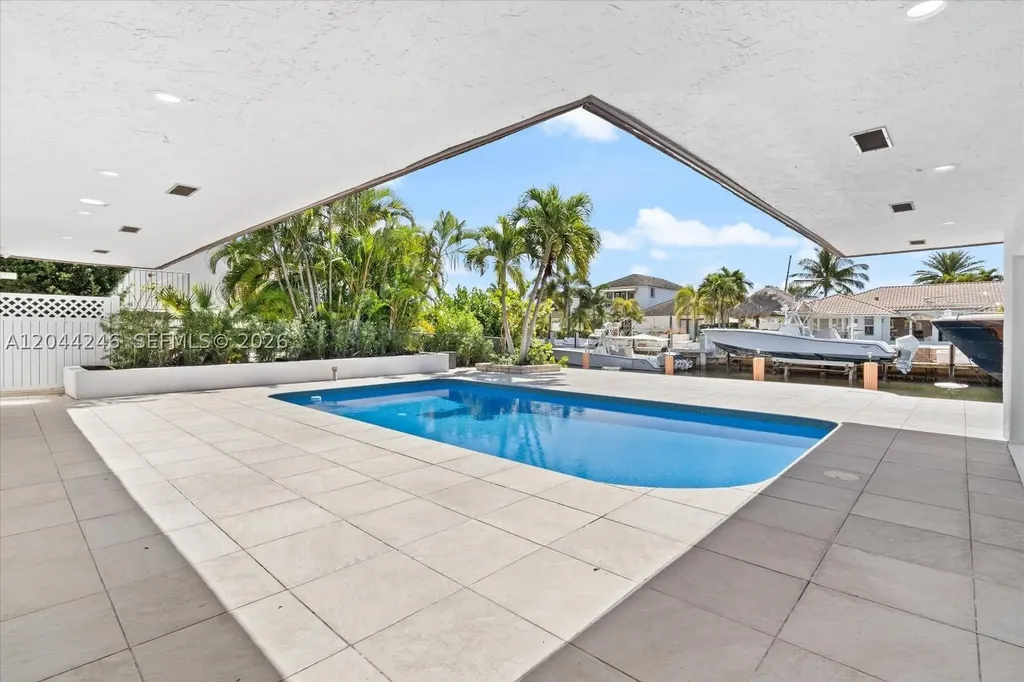 2680 NE 47th Street Lighthouse Point FL 33064