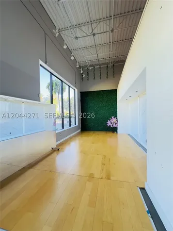 Confidential North Miami Beach FL 33160