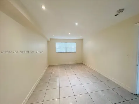 2050 NW 89th Avenue Pembroke Pines FL 33028