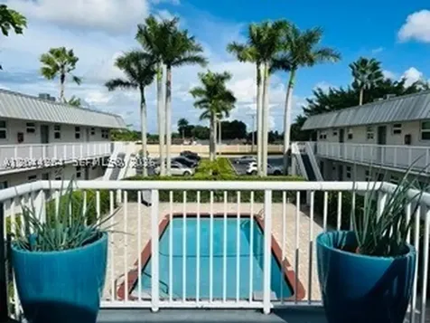 2050 NW 89th Avenue Pembroke Pines FL 33028