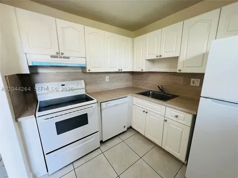 2050 NW 89th Avenue Pembroke Pines FL 33028