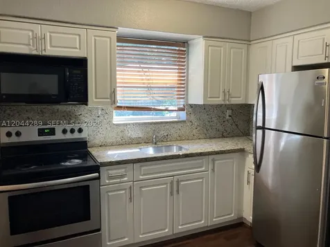 2835 NW 22nd Avenue Miami FL 33142