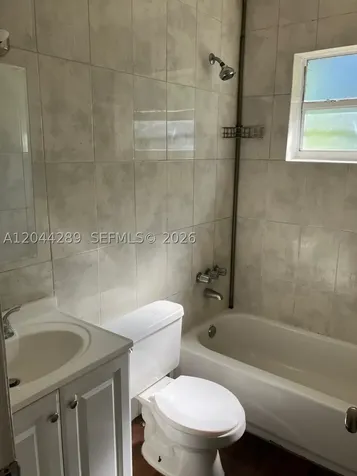 2835 NW 22nd Avenue Miami FL 33142