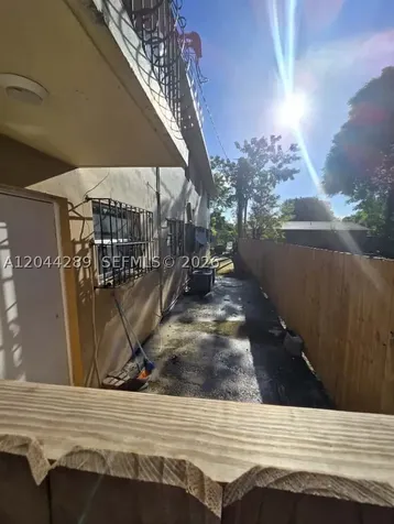 2835 NW 22nd Avenue Miami FL 33142