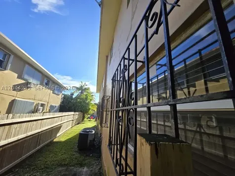 2835 NW 22nd Avenue Miami FL 33142