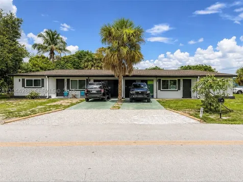 2423 Jeffcott Street North Fort Myers FL 33901