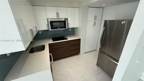 1345 Lincoln Road Miami Beach FL 33139