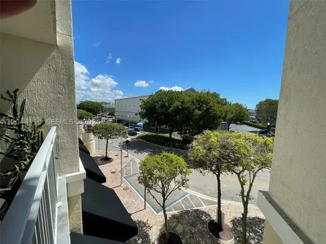 7280 SW 90th Street Miami FL 33156