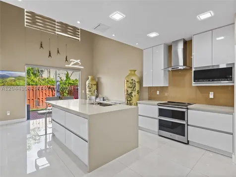 7086 NW 116th Court Doral FL 33178