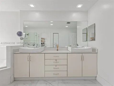 7086 NW 116th Court Doral FL 33178