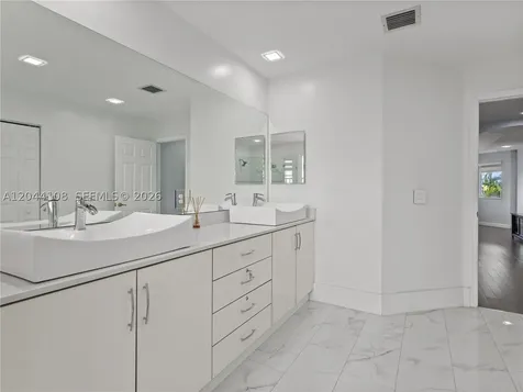 7086 NW 116th Court Doral FL 33178