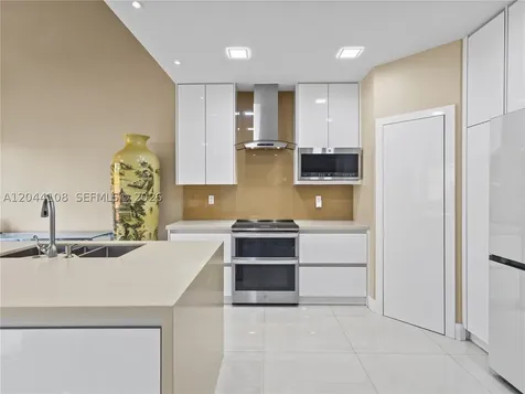 7086 NW 116th Court Doral FL 33178