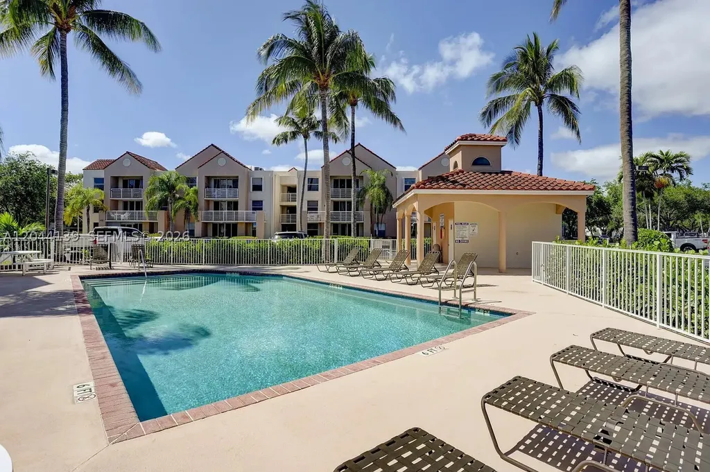 2711 Ocean Club Boulevard Hollywood FL 33019