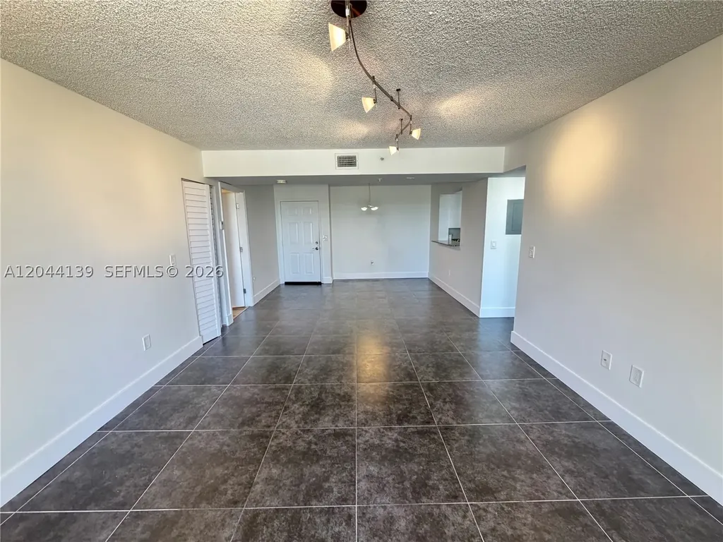 2711 Ocean Club Boulevard Hollywood FL 33019