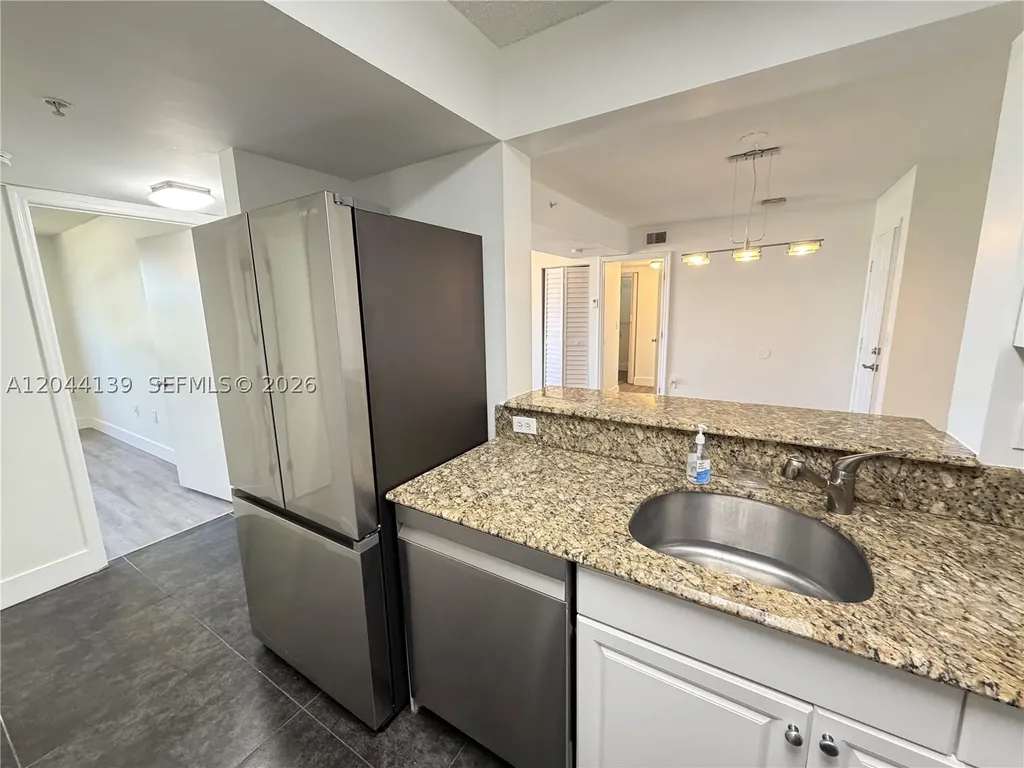 2711 Ocean Club Boulevard Hollywood FL 33019
