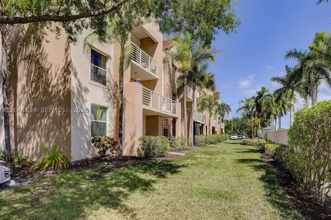 2711 Ocean Club Boulevard Hollywood FL 33019