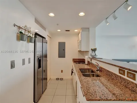 325 S Biscayne Boulevard Miami FL 33131