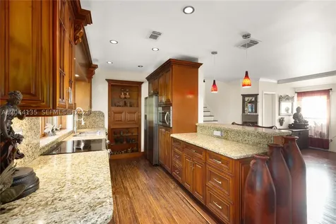 6315 Maynada Street Coral Gables FL 33146