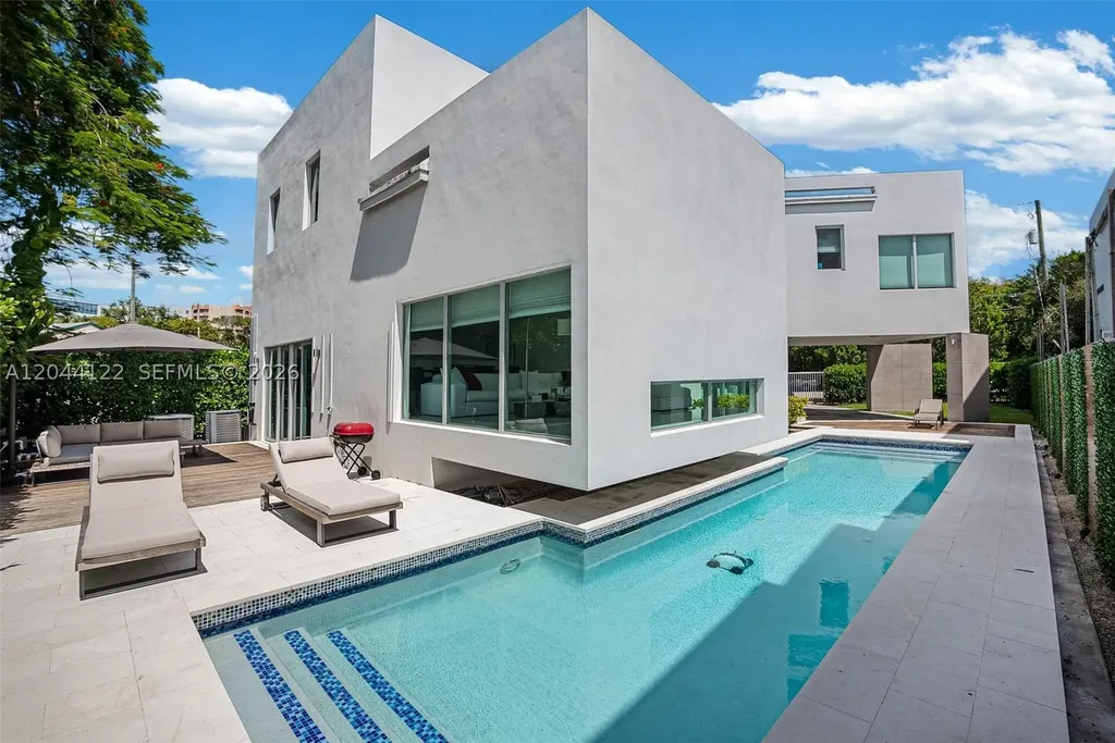 200 SW 32nd Road Miami FL 33129