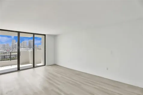 555 NE 15th Street Miami FL 33132