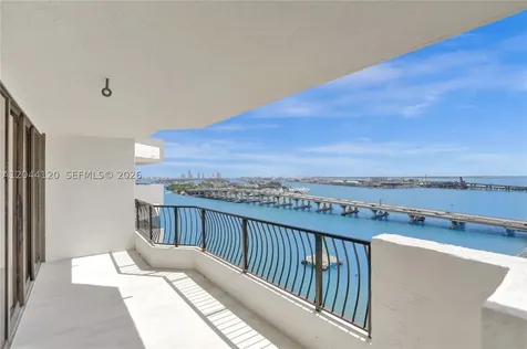 555 NE 15th Street Miami FL 33132