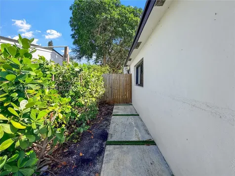 55 NW 125th Street North Miami FL 33168
