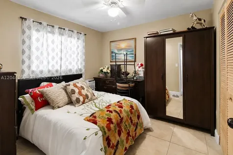 7232 W 29th Way Hialeah FL 33018