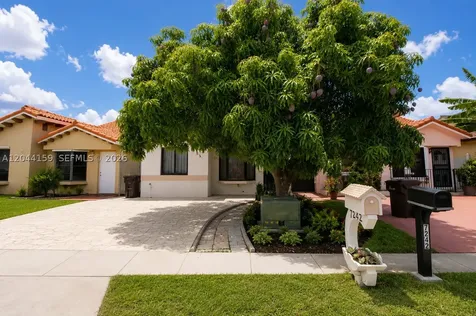 7232 W 29th Way Hialeah FL 33018
