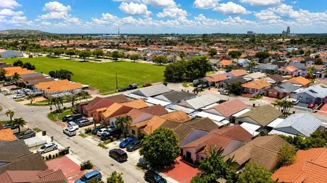 7232 W 29th Way Hialeah FL 33018