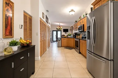7232 W 29th Way Hialeah FL 33018