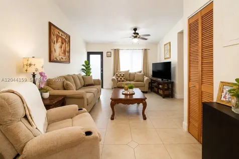 7232 W 29th Way Hialeah FL 33018