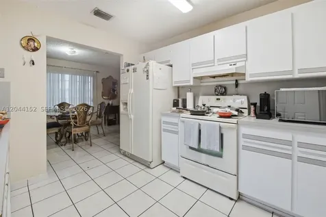 2801 SW 24th Street Miami FL 33145
