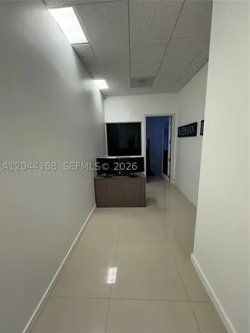 20200 W Dixie Hwy G01 Highway Miami FL 33180