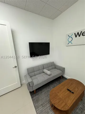 20200 W Dixie Hwy G01 Highway Miami FL 33180