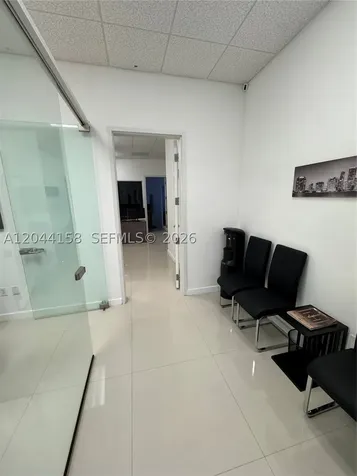 20200 W Dixie Hwy G01 Highway Miami FL 33180
