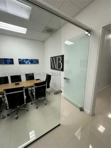 20200 W Dixie Hwy G01 Highway Miami FL 33180