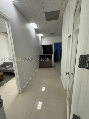 20200 W Dixie Hwy G01 Highway Miami FL 33180