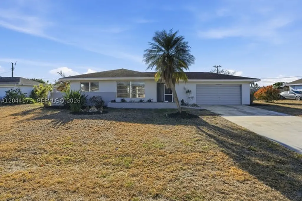 312 Hollywood Lehigh Acres FL 33936