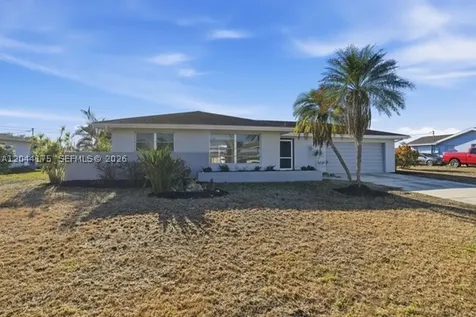 312 Hollywood Lehigh Acres FL 33936