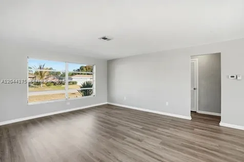 312 Hollywood Lehigh Acres FL 33936