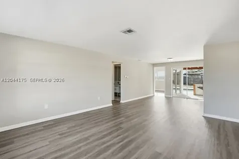 312 Hollywood Lehigh Acres FL 33936
