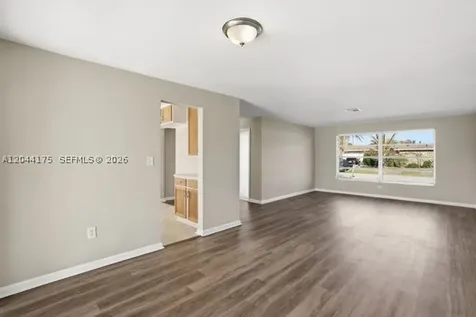 312 Hollywood Lehigh Acres FL 33936