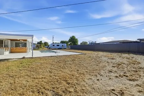 312 Hollywood Lehigh Acres FL 33936