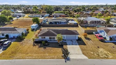 312 Hollywood Lehigh Acres FL 33936