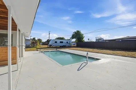 312 Hollywood Lehigh Acres FL 33936