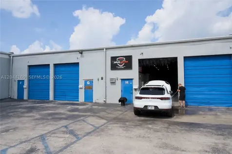 7215 NW 41st Street Miami FL 33166