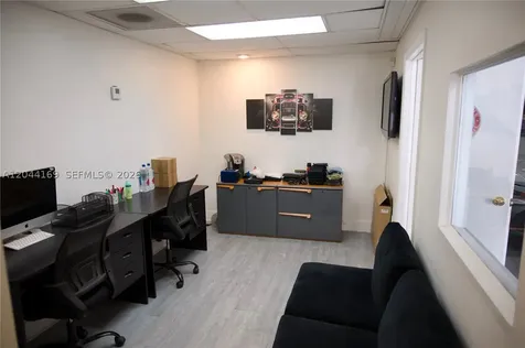 7215 NW 41st Street Miami FL 33166