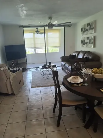 2821 Somerset Drive Lauderdale Lakes FL 33311