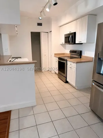 17145 N Bay Road Sunny Isles Beach FL 33160