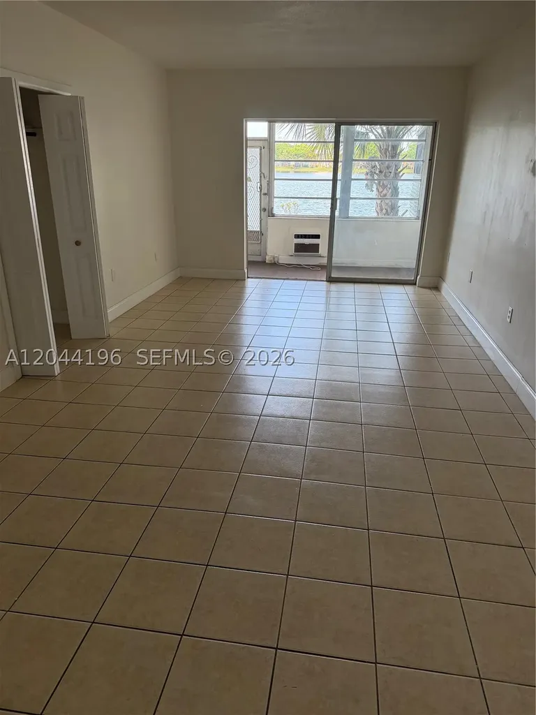 19001 NE 2nd Avenue Miami FL 33179